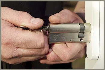 Avondale IL Locksmith Store Avondale, IL 773-257-7394